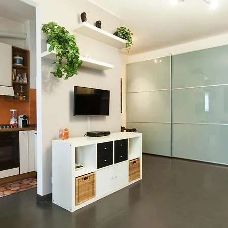 High Rise Flat Near Metro Stop Apartamento *