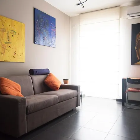 Apartamento High Rise Flat Near Metro Stop